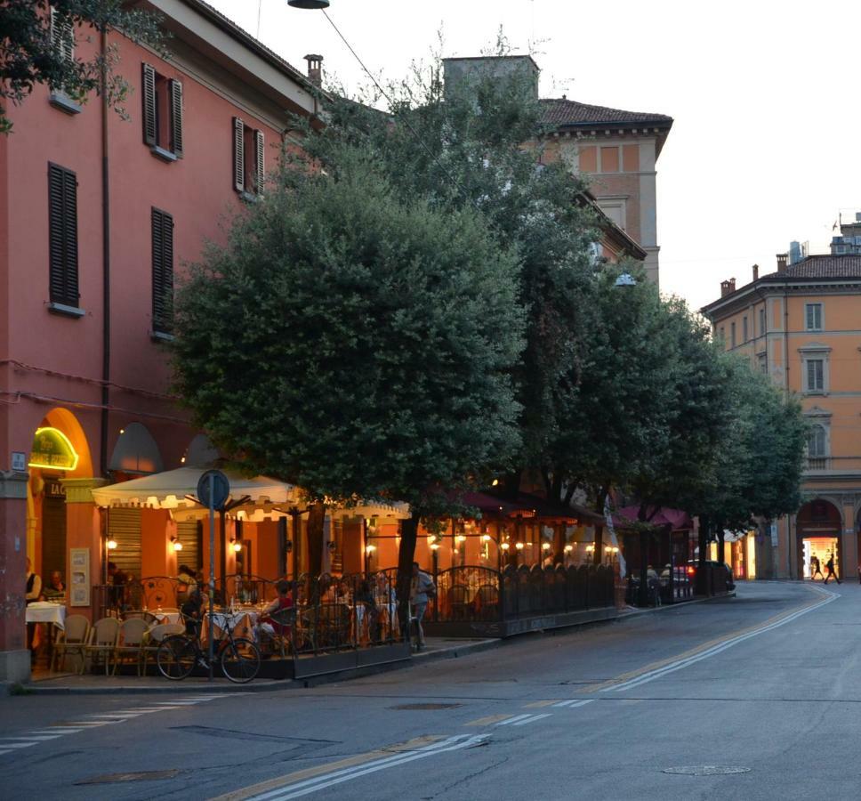 Charming Flat Righi Bologna Lägenhet Exteriör bild
